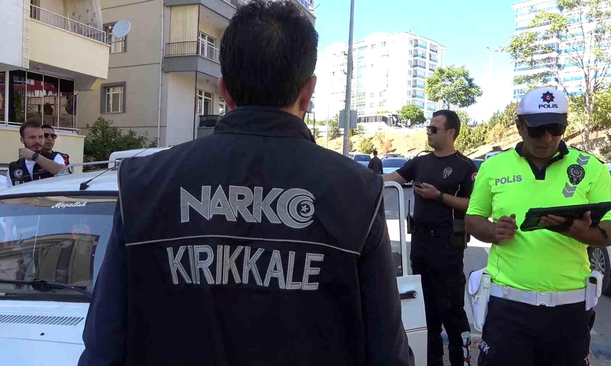 Kırıkkale\'de Okul Çevrelerinde Huzur ve Güvenlik Denetimleri Yapıldı