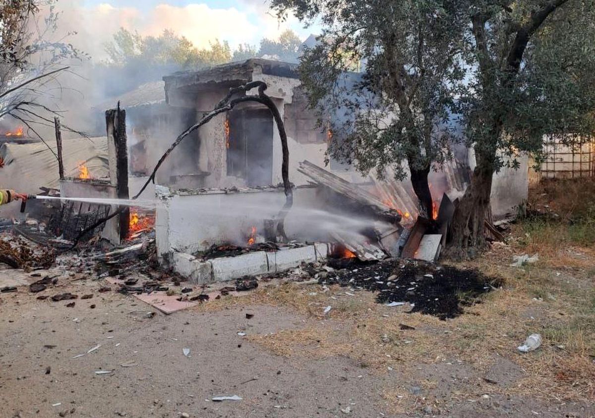 Erdek\'te Kargır Evde Yangın: Ev Kullanılamaz Hale Geldi
