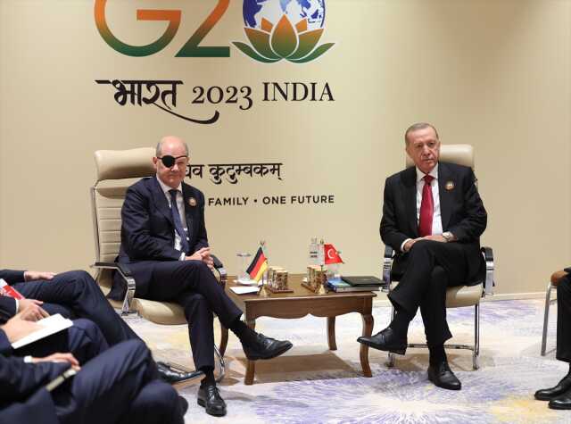 Erdoğan G-20 liderlerine, 'Türkiye'nin Sıfır Atık Yolculuğu' kitabını hediye etti Erdoğan G-20 liderlerine, 'Türkiye'nin Sıfır Atık Yolculuğu' kitabını hediye etti