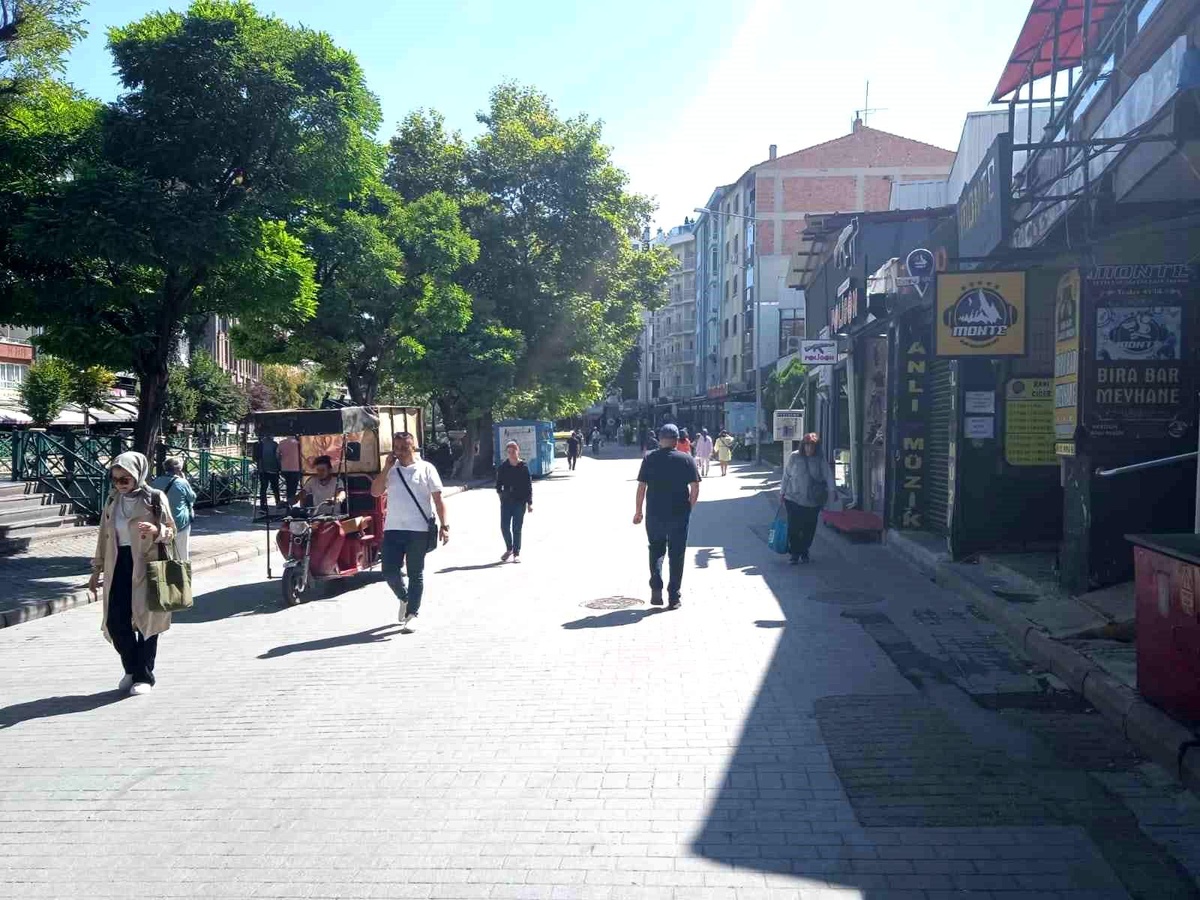 Eskişehir\'de Okulların Açılmasıyla Şehir Merkezinde Yoğunluk Azaldı