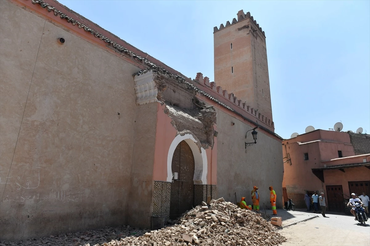 Fas\'ın Marakeş kentindeki Medine turizm merkezi depremden zarar gördü