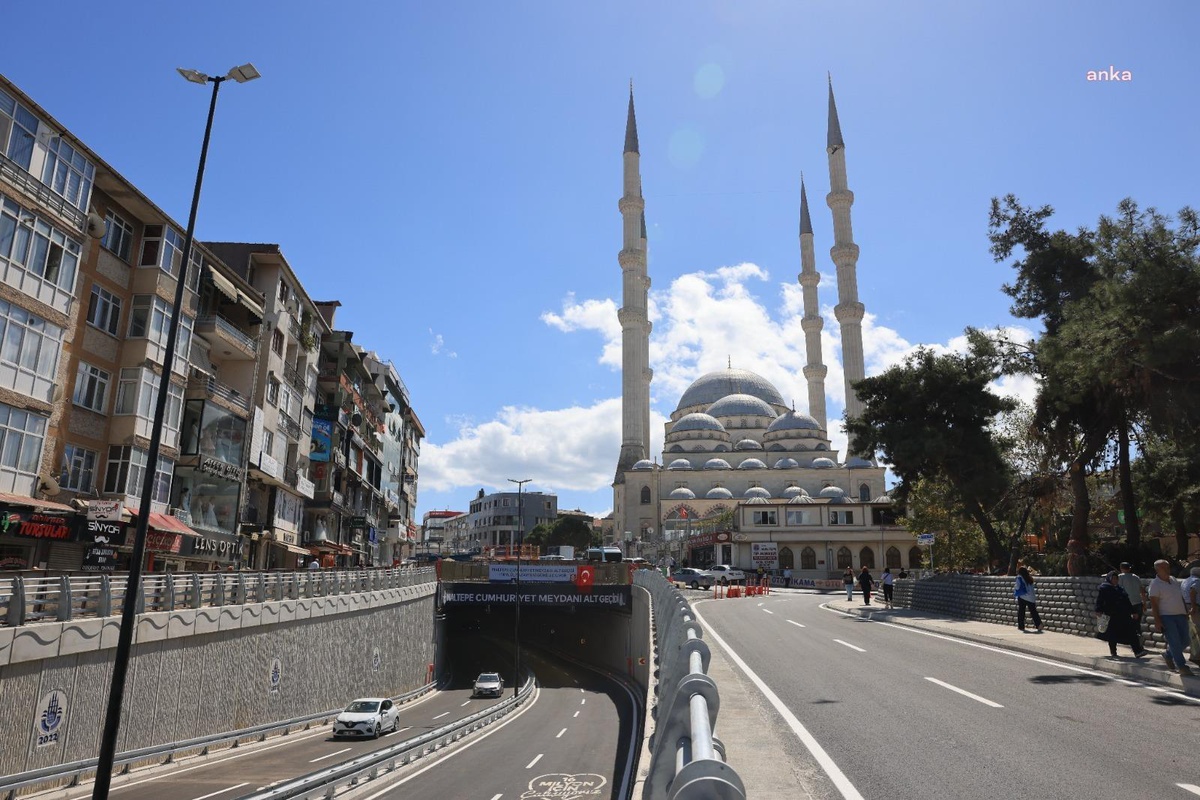 Maltepe Cumhuriyet Meydanı Alt Geçidi Hizmete Açıldı