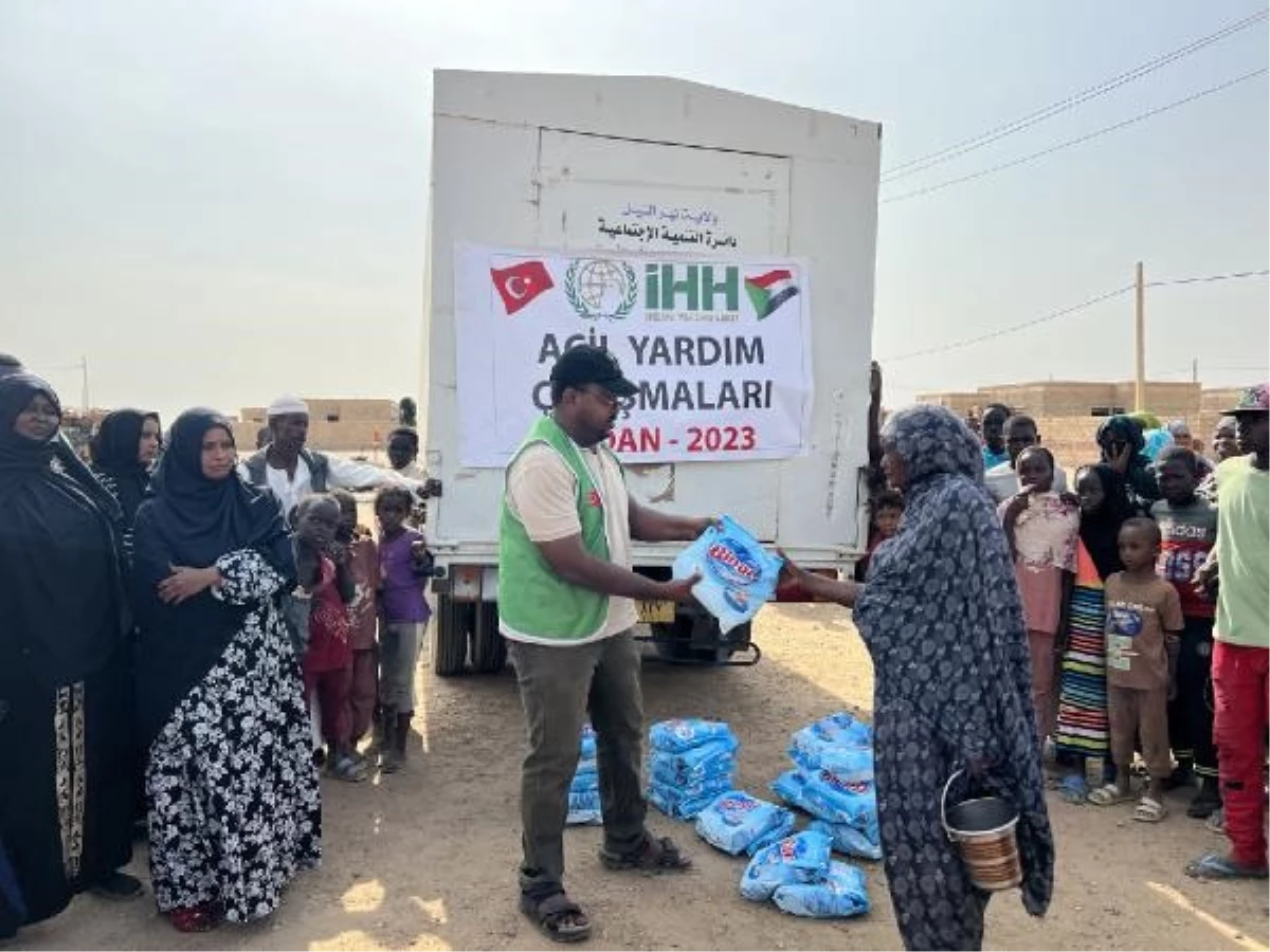 İHH, Sudan\'a Yardım Malzemeleri Dağıtmaya Devam Ediyor