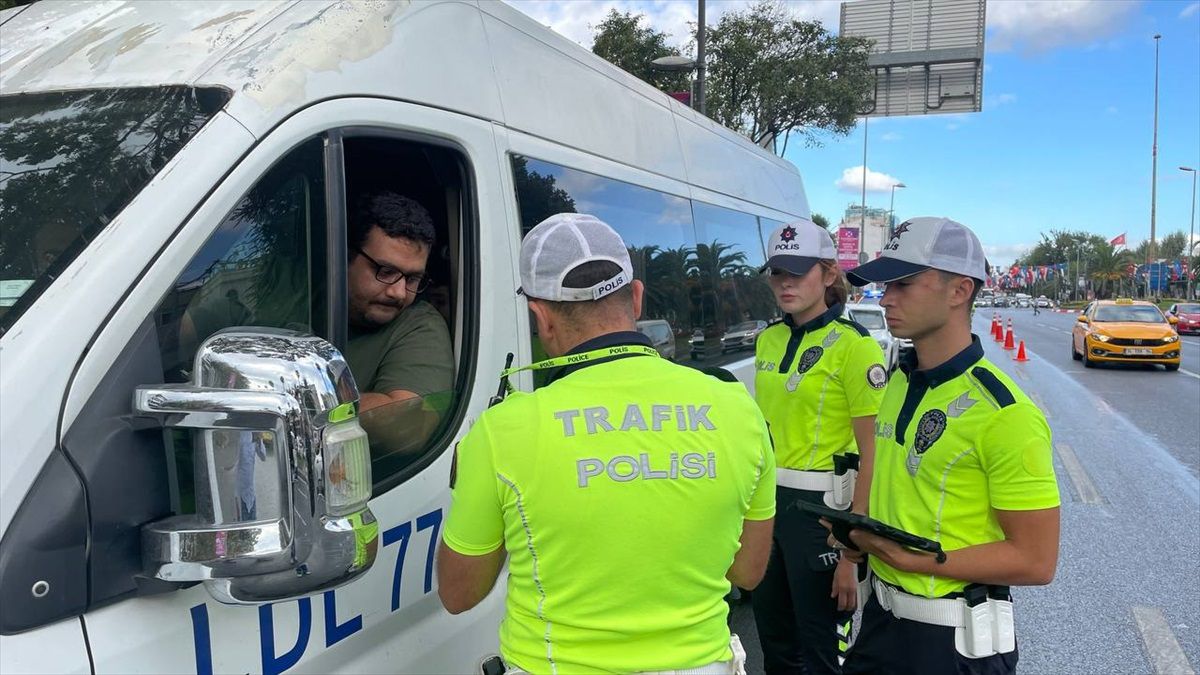 İstanbul\'da Okul Servislerine Denetim