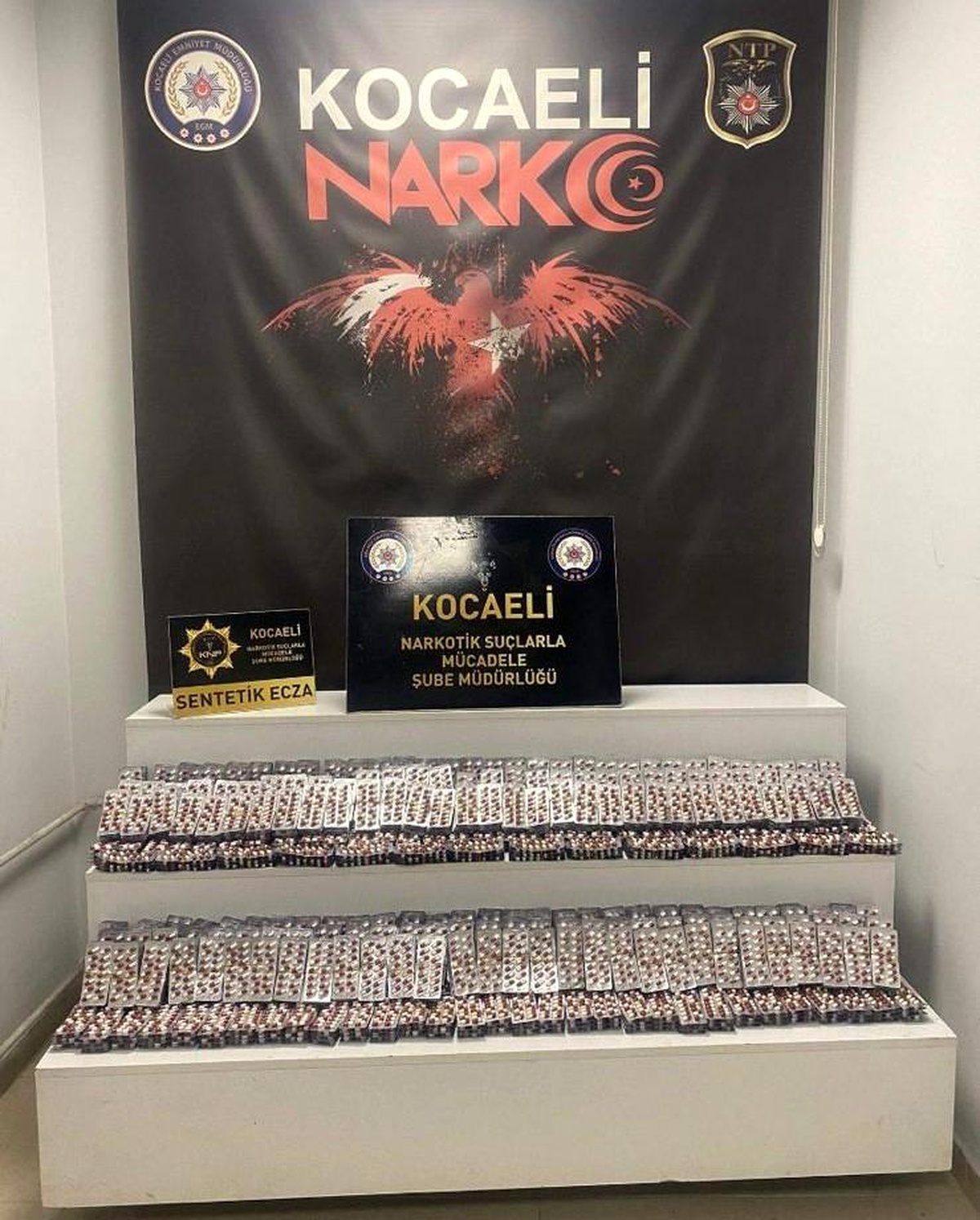 Kocaeli\'de Uyuşturucu Operasyonunda 18 Bin 78 Sentetik Ecza Ele Geçirildi