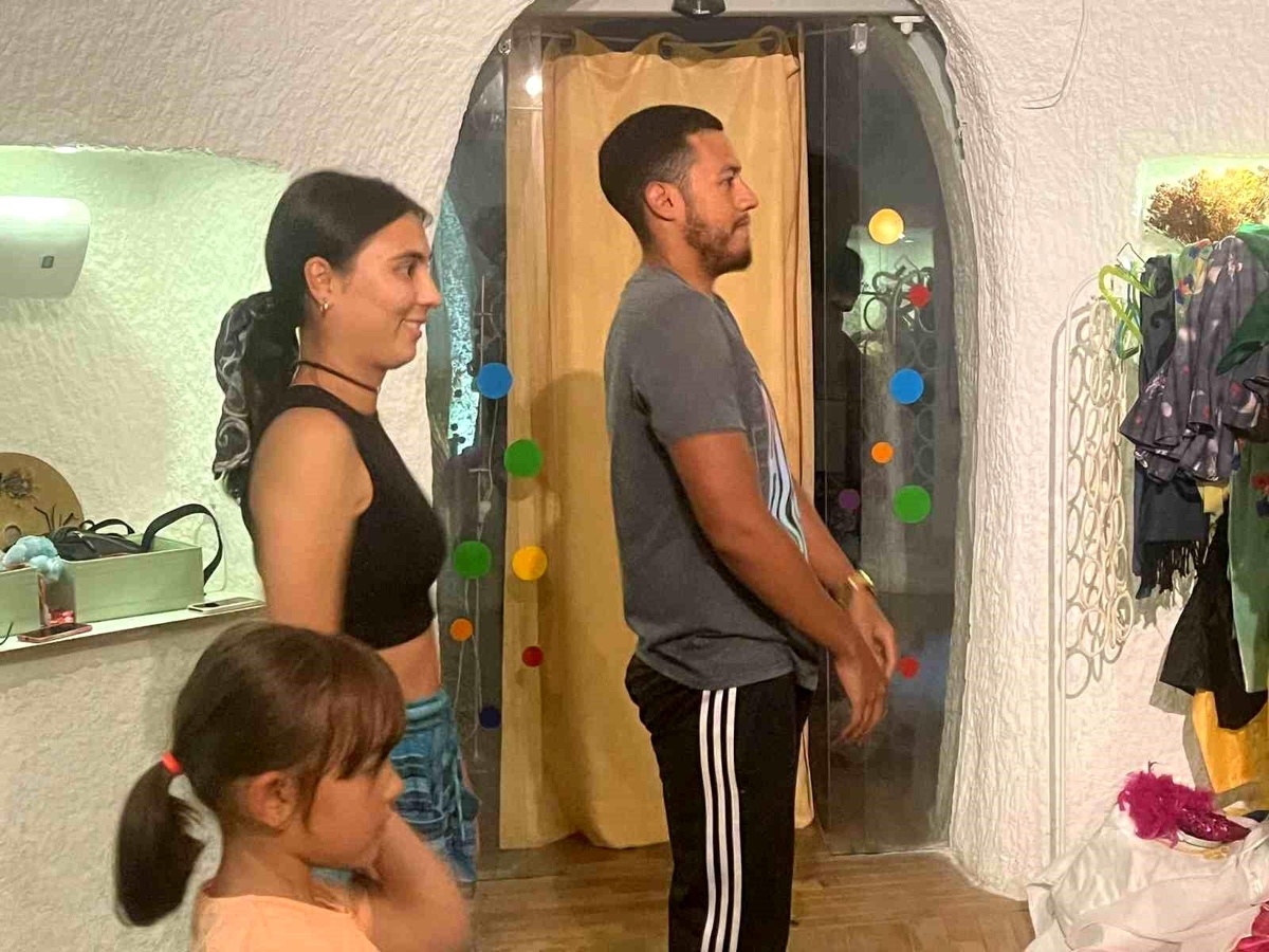 Kolombiyalı Doktorlar Depremzedelerle Samba Dansı Yaptı