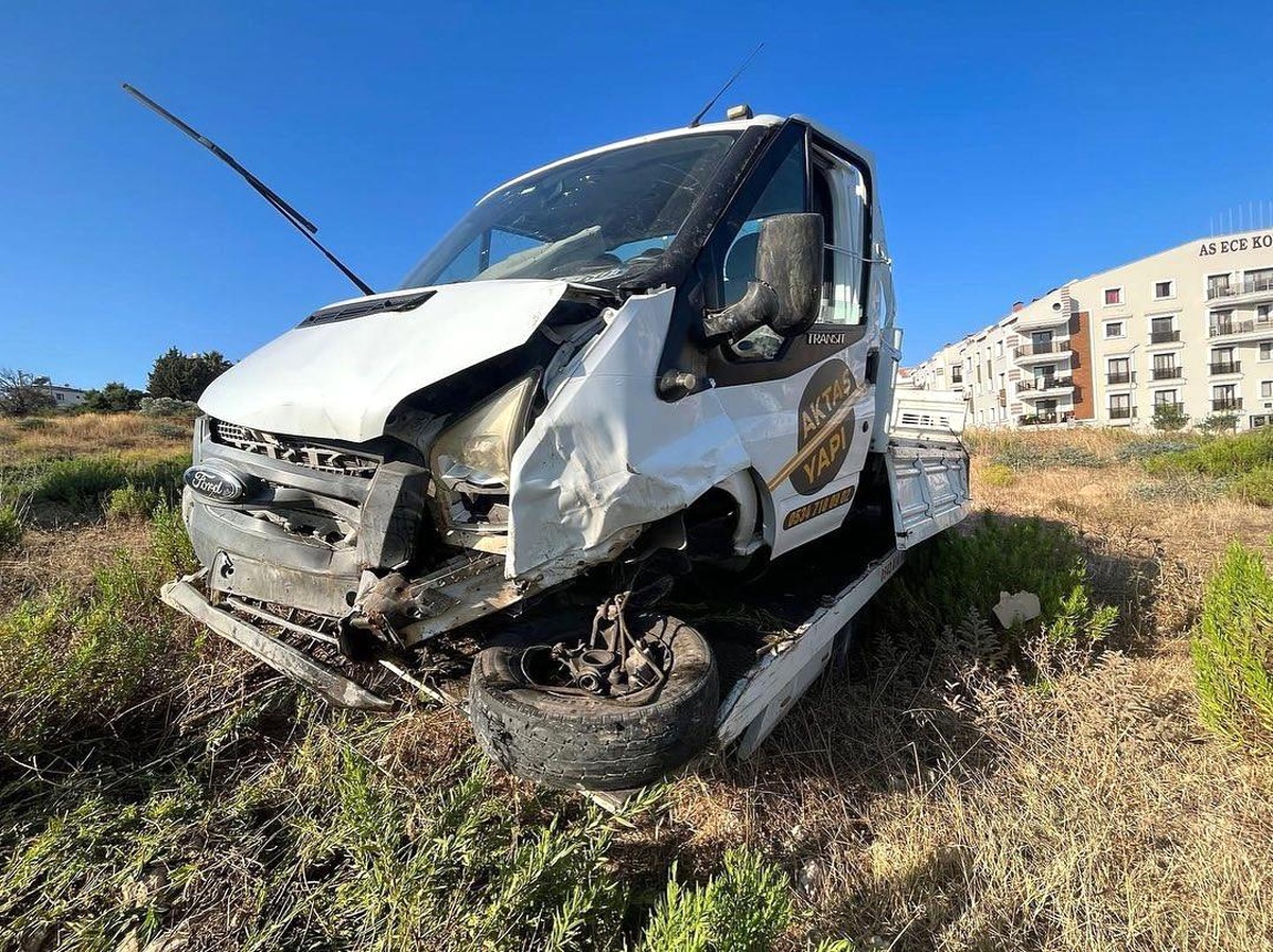 Didim\'de kamyonet şarampole uçtu: 1 yaralı
