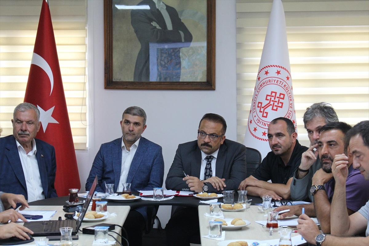 Hatay\'da deprem sonrası enkaz kaldırma çalışmaları hız kazanıyor