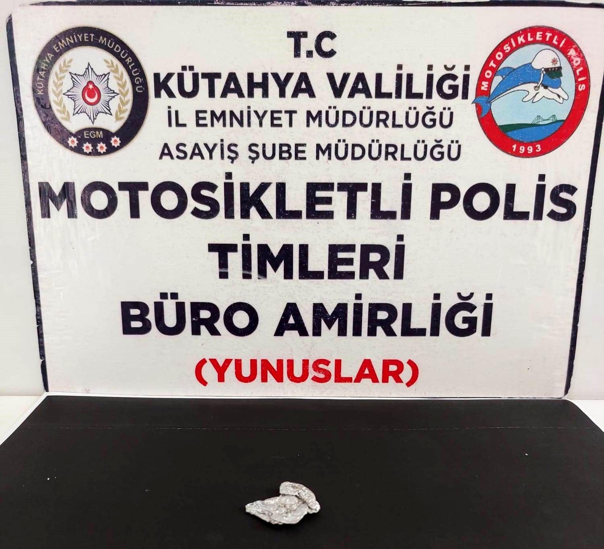 Kütahya\'da Motosikletli Polis Timlerince Metamfetamin Ele Geçirildi