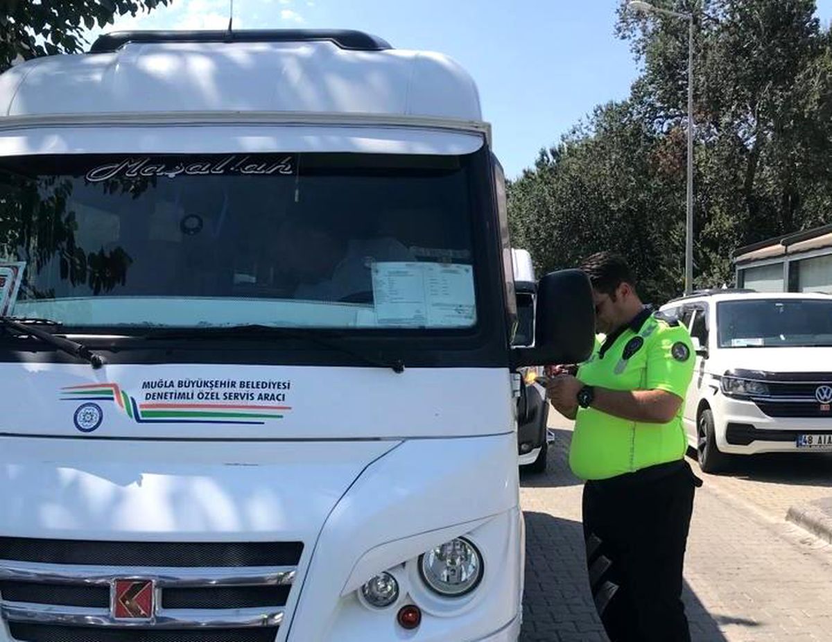 Marmaris\'te öğrenci servislerine denetim