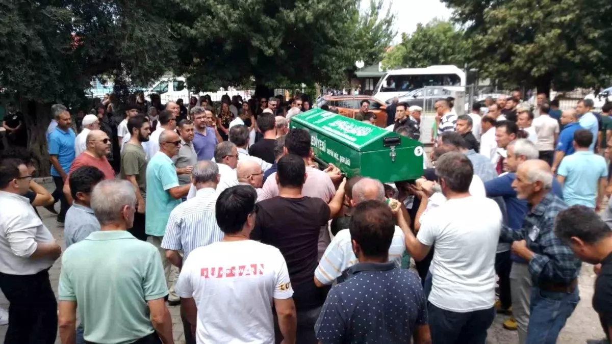 Nagihan öğretmen, son yolculuğuna gözyaşları ve dualarla uğurlandı