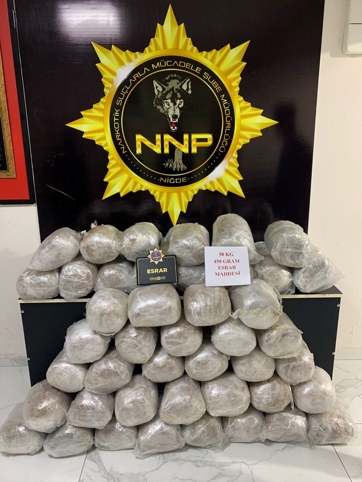 Niğde\'de bir tırda 58 kilo 450 gram esrar bulundu, sürücü tutuklandı