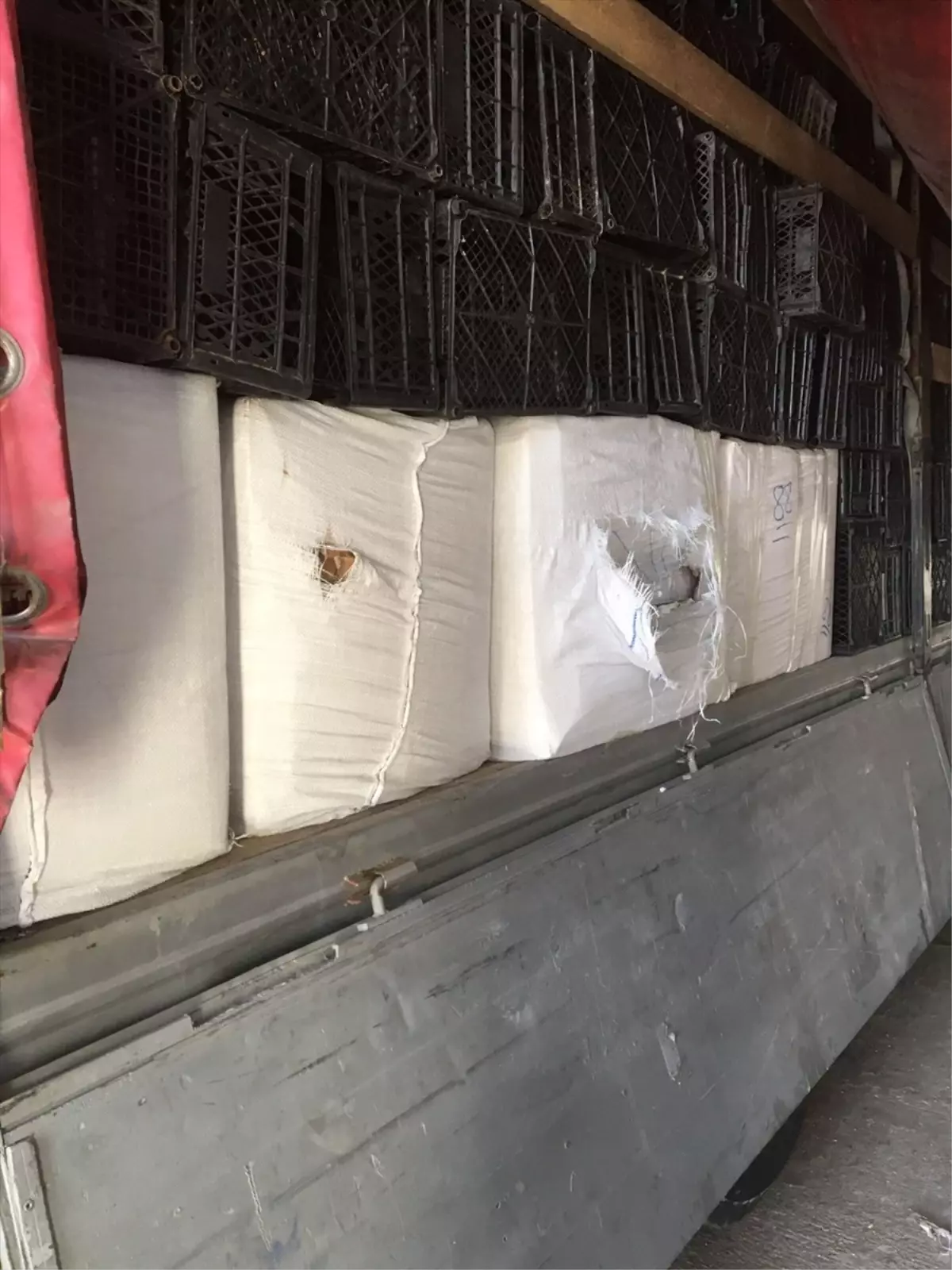 Öncüpınar Gümrük Kapısı\'nda 25 Milyon Lira Değerinde Kaçak Eşya Ele Geçirildi