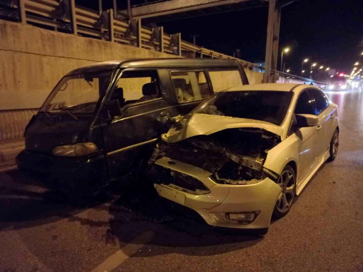 Samsun\'da 3 aracın karıştığı trafik kazasında 7 kişi yaralandı