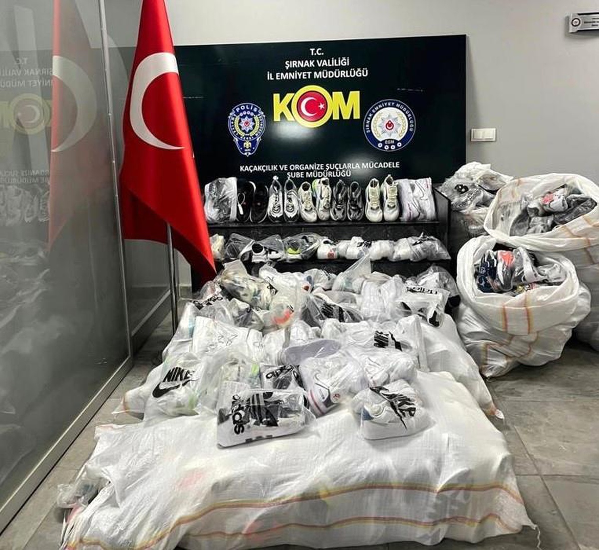 Şırnak\'ta Kaçakçılık Operasyonunda Ele Geçirilen Malzemeler