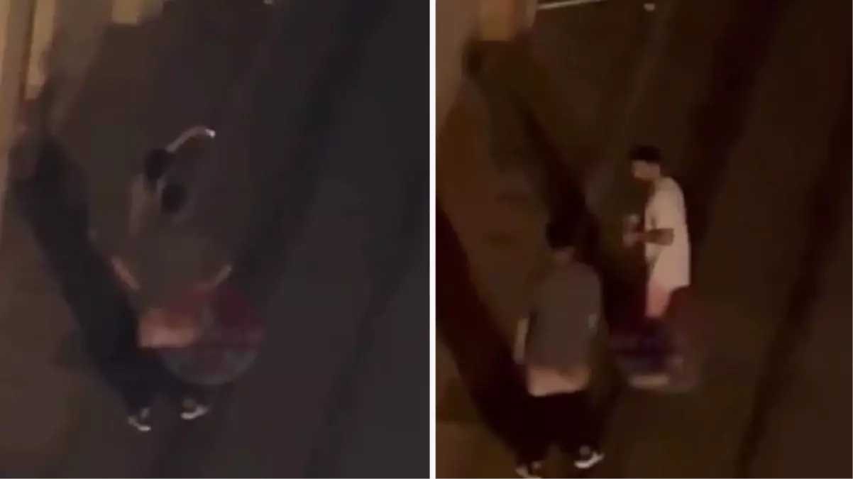Taksim\'de skandal görüntüler! 2 genç şortlarını indirip kendilerini böyle kayda aldı