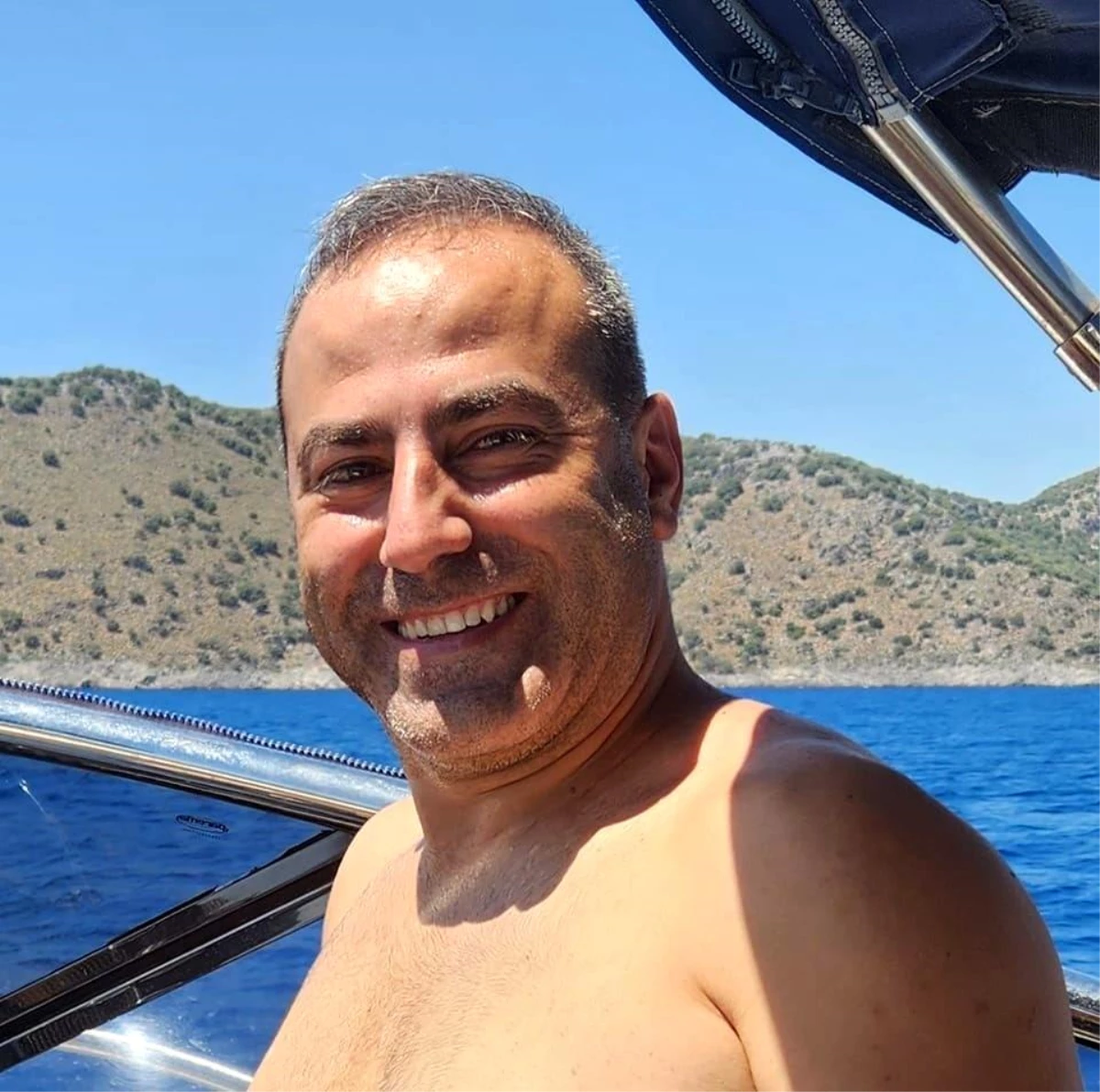 İzmir\'de Tekne Bakımı Sırasında Elektrik Kaçağı: 1 Ölü, 1 Yaralı