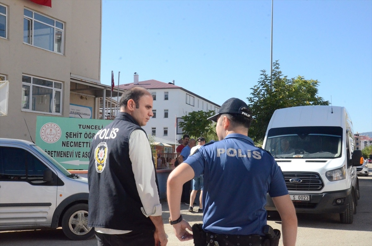 Tunceli\'de Okul Önlerinde Güvenlik Denetimi