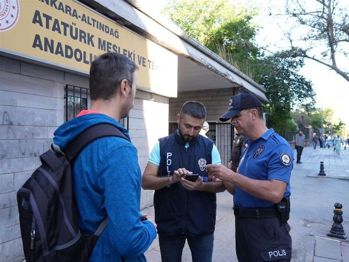 Okul Çevrelerinde ve Servis Araçlarında Yapılan Denetimlerde 113 Kişi Yakalandı, 6 Çocuk Bulundu