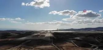 Sabiha Gökçen Havalimanı'nın 2. pisti için son hazırlıklar tamamlandı - Pist dron ile havadan görüntülendi