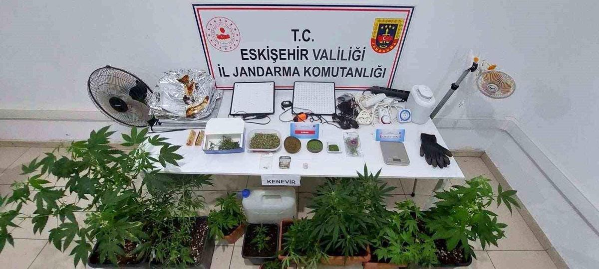 Eskişehir\'de Uyuşturucu Operasyonu: 13 Şüpheli Yakalandı