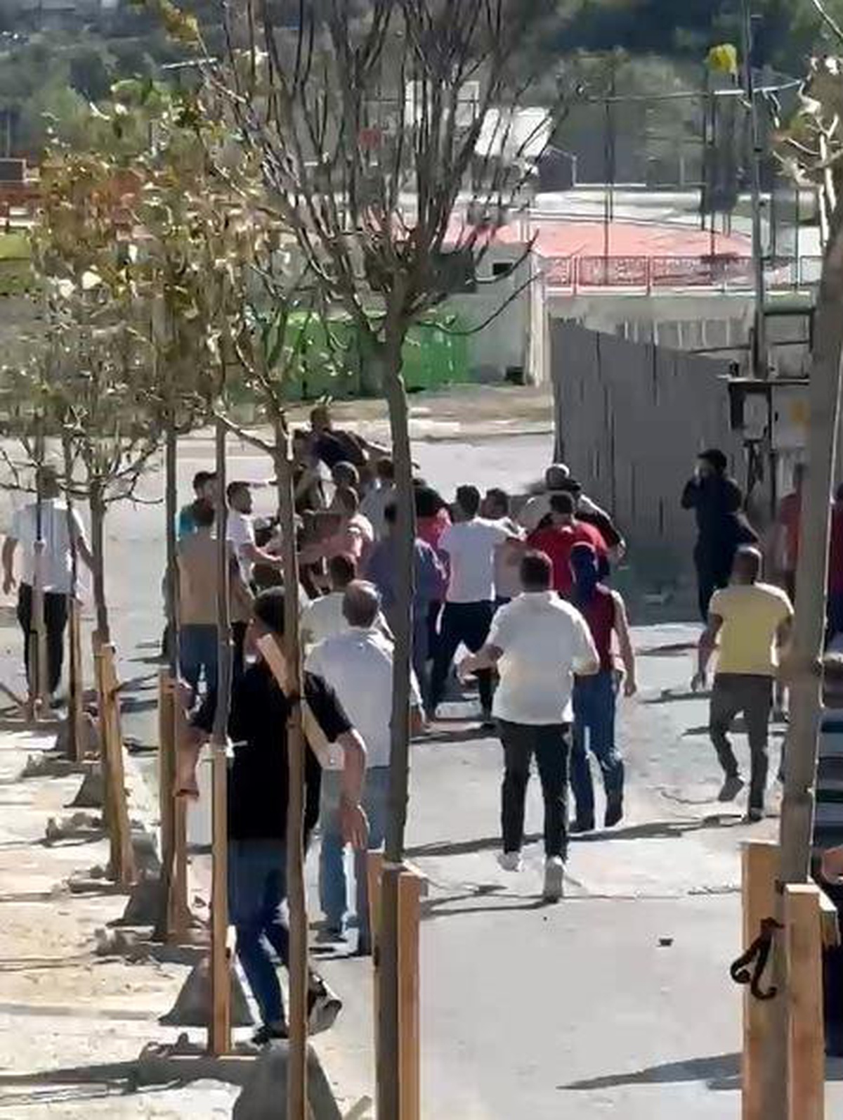 Arnavutköy\'de Husumetli İki Grup Arasında Kavga Çıktı