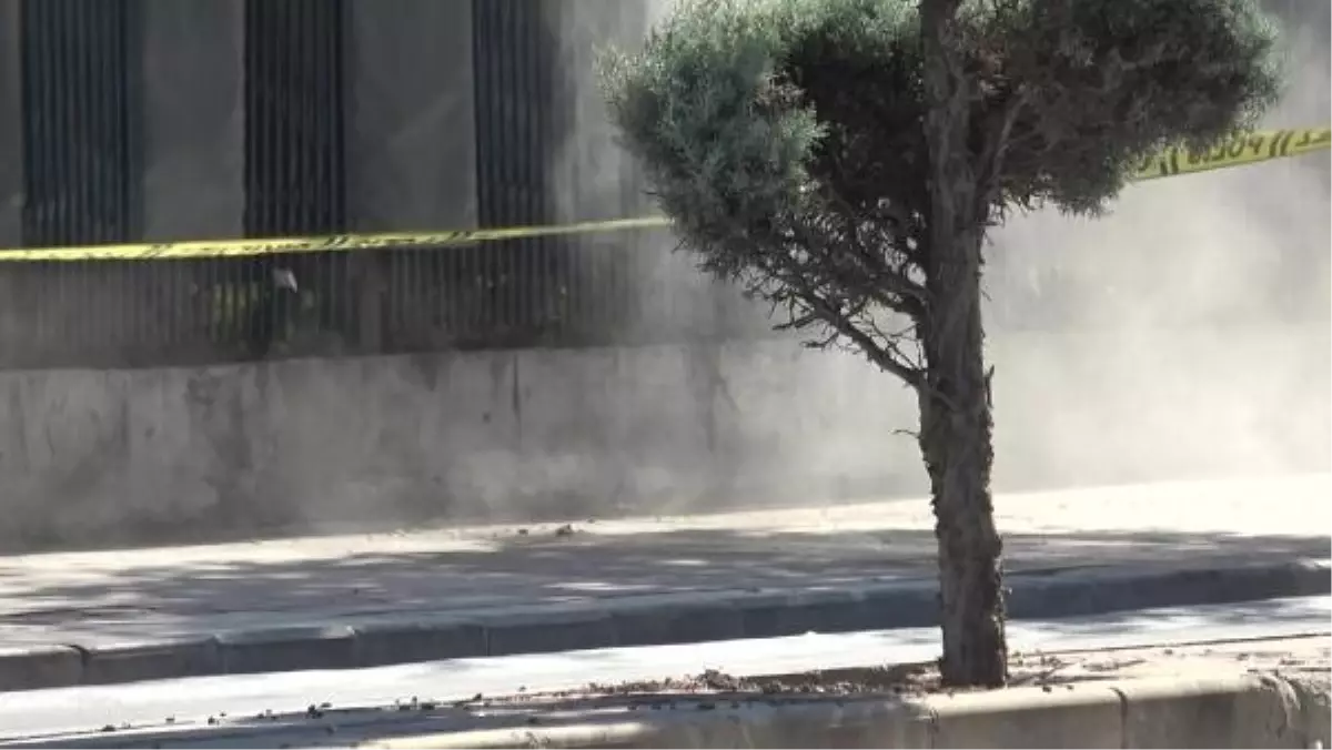 Konya'da Askeri Lojmanlarda Paniğe Neden Olan Çanta Patlatıldı