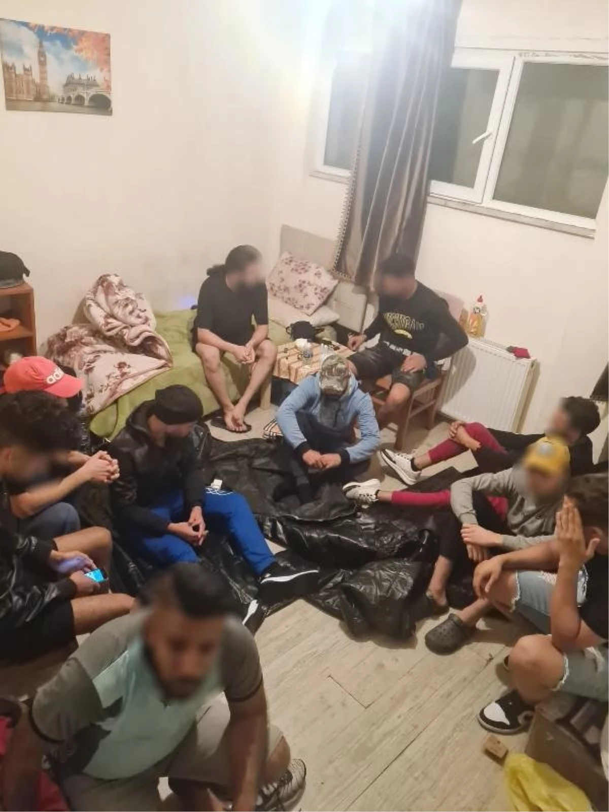 Avcılar\'da Kaçak Göçmen Operasyonu: 18 Göçmen Yakalandı