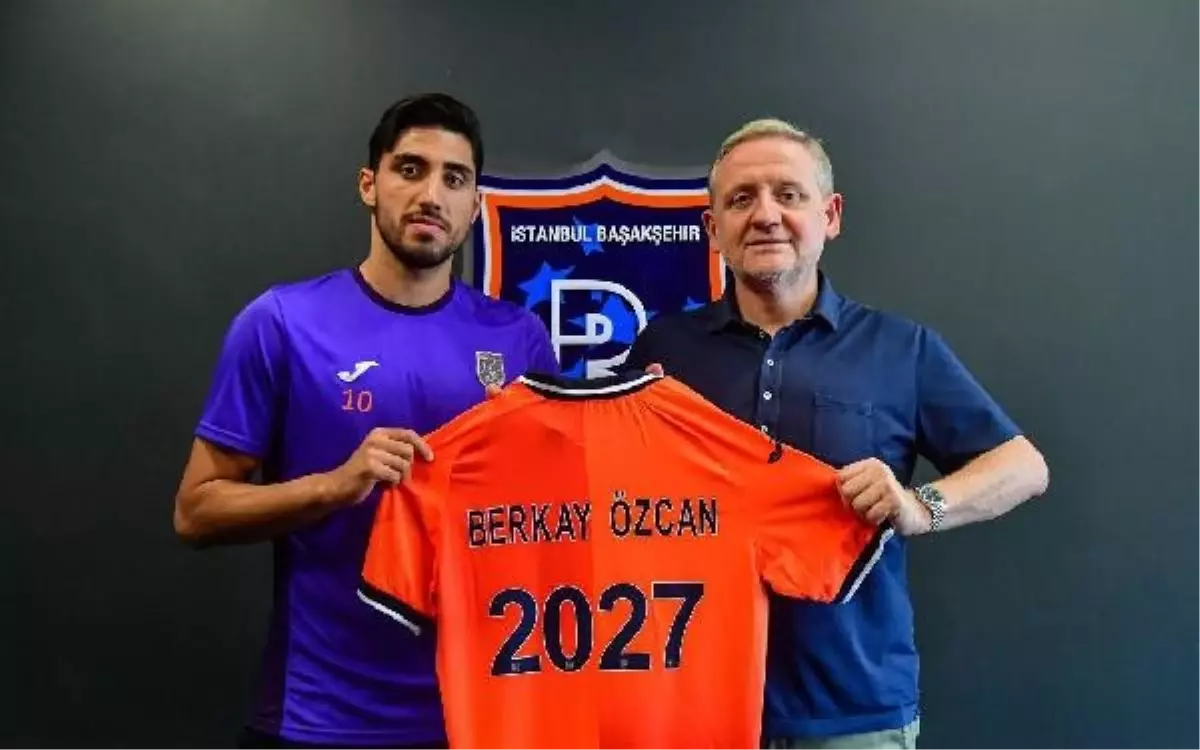 Başakşehir FK, Berkay Özcan\'ın sözleşmesini 2027 yılına kadar uzattı