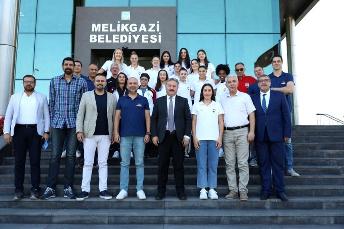 Melikgazi Kayseri Kadın Basketbol Takımı Başkanı Ziyaret Etti