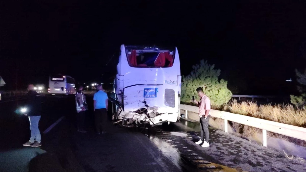 Ankara\'da otobüs kazası: 4\'ü ağır 27 kişi yaralandı
