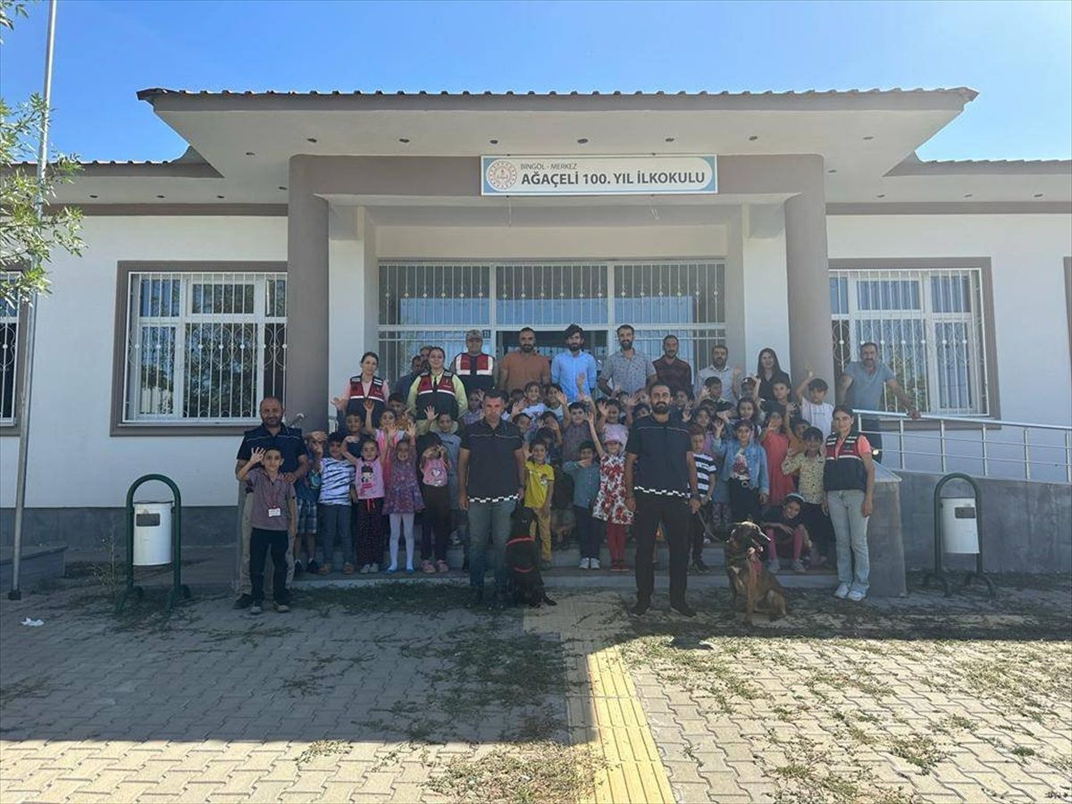 Bingöl İl Jandarma Komutanlığı Öğrencileri Ziyaret Etti