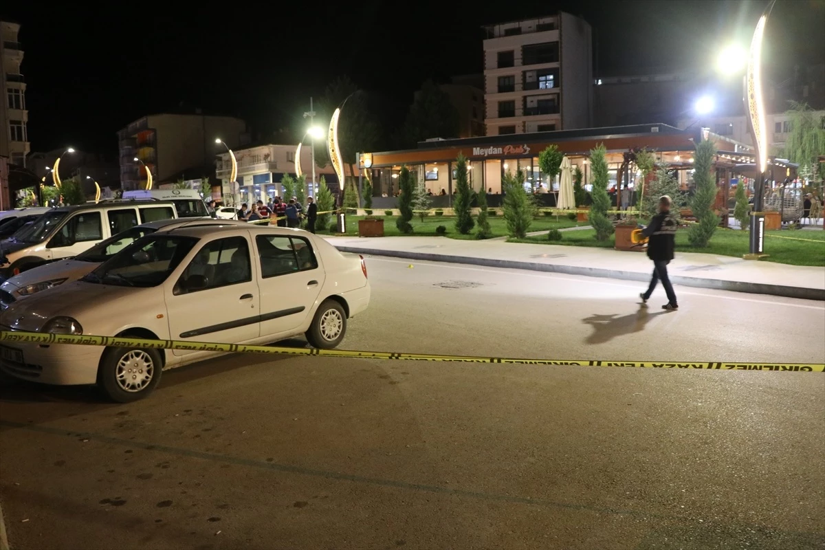 Burdur\'da Kavga: 3 Kişi Silahla Yaralandı