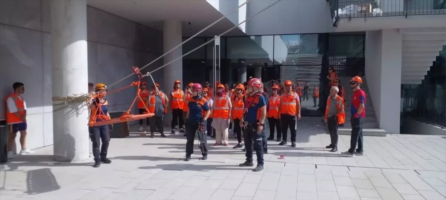 Çanakkale\'de Mahalle Afet Gönülleri Eğitimlerini Tamamladı