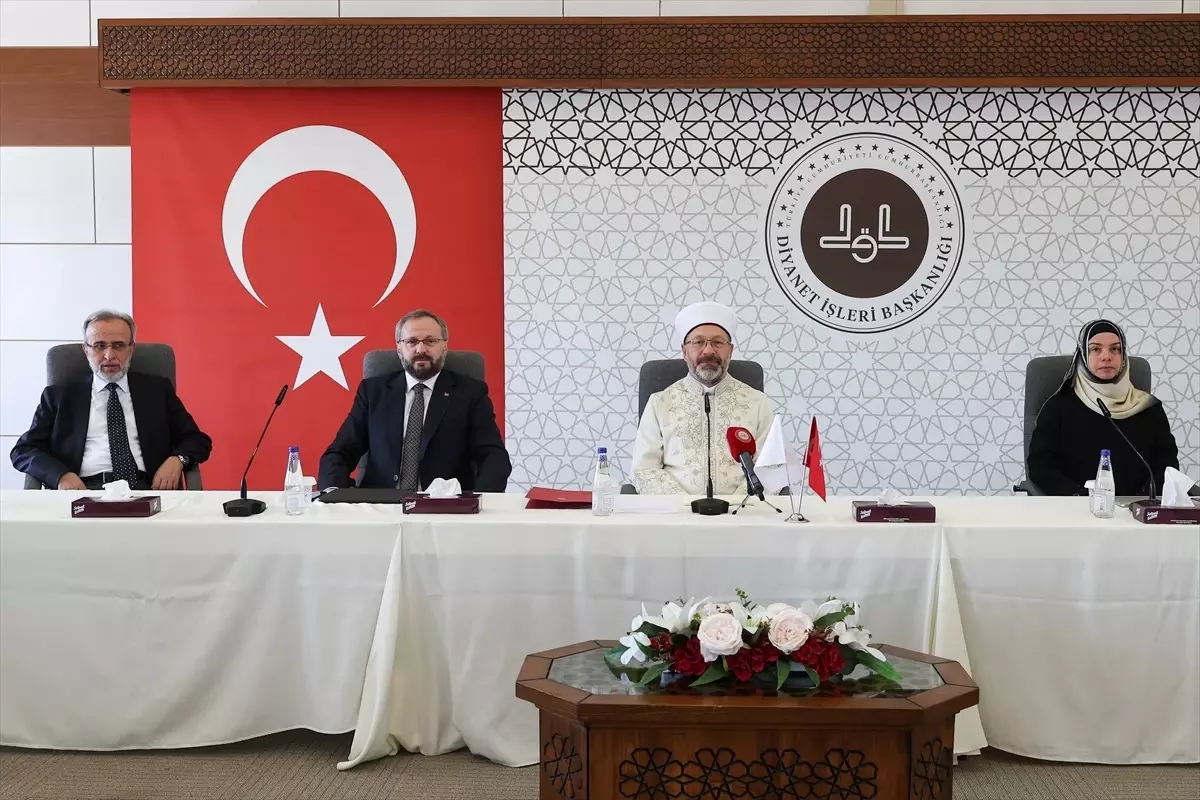 Diyanet İşleri Başkanı Ali Erbaş, Mevlid-i Nebi\'nin heyecanının her yerde hissedilmesi için gayret gösterilmesi çağrısında bulundu