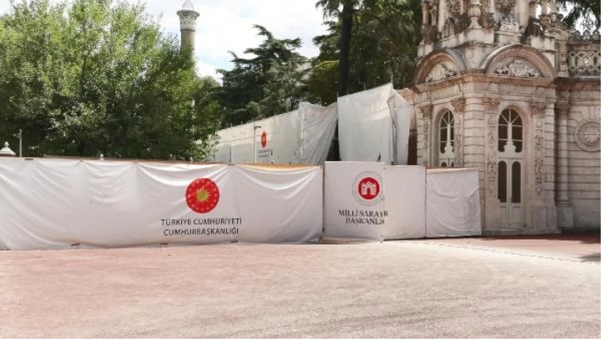 Dolmabahçe Sarayı\'nın duvarları restorasyon çalışmasıyla güçlendiriliyor