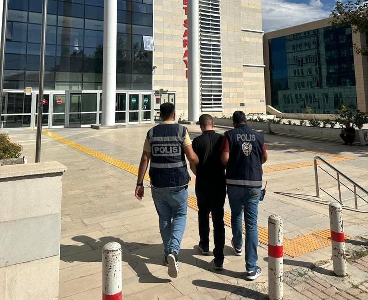Elazığ\'da tutuklanan zanlıya ruhsatsız silah ele geçirildi
