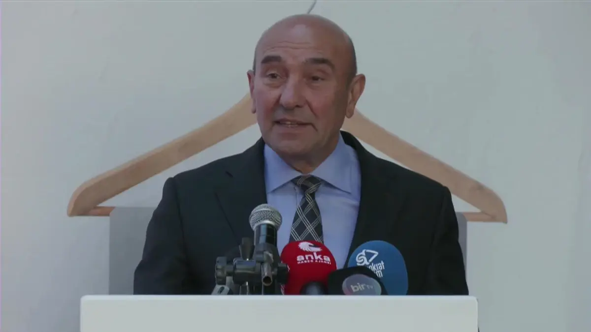 "İzmir Şehir Kartı" Kamuoyuna Tanıtıldı... Başkan Soyer: "Artık Sağ Elin Verdiğini Sol El Görmeyecek"