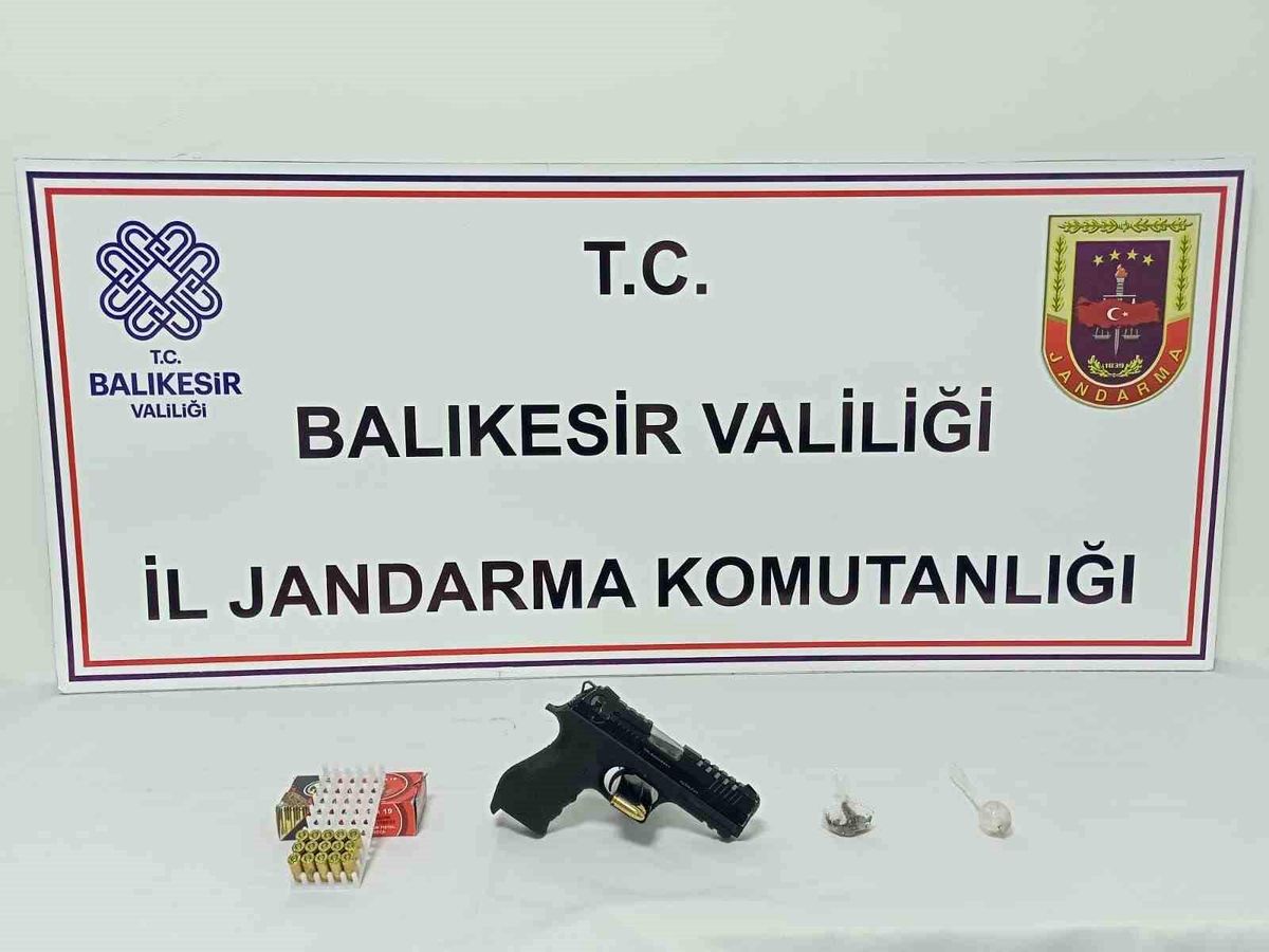 Balıkesir\'de Uyuşturucu Operasyonu: 3 Şüpheli Yakalandı