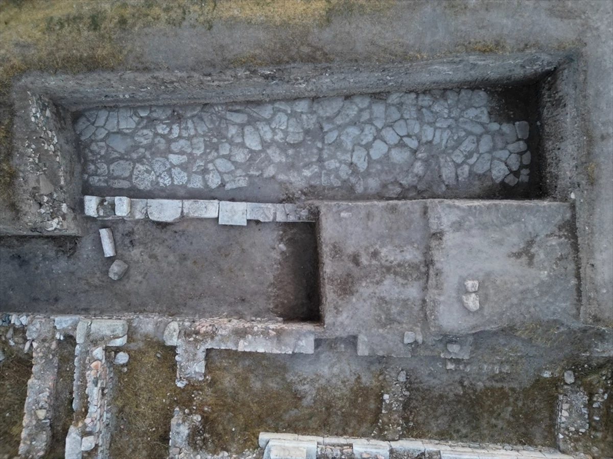 Karadeniz\'in en büyük Roma şehri Sebastopolis Antik Kenti\'ndeki 2023 kazı çalışmaları sona erdi