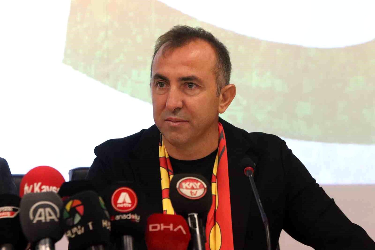 Kayserispor, Recep Uçar ile Resmi Sözleşme İmzaladı