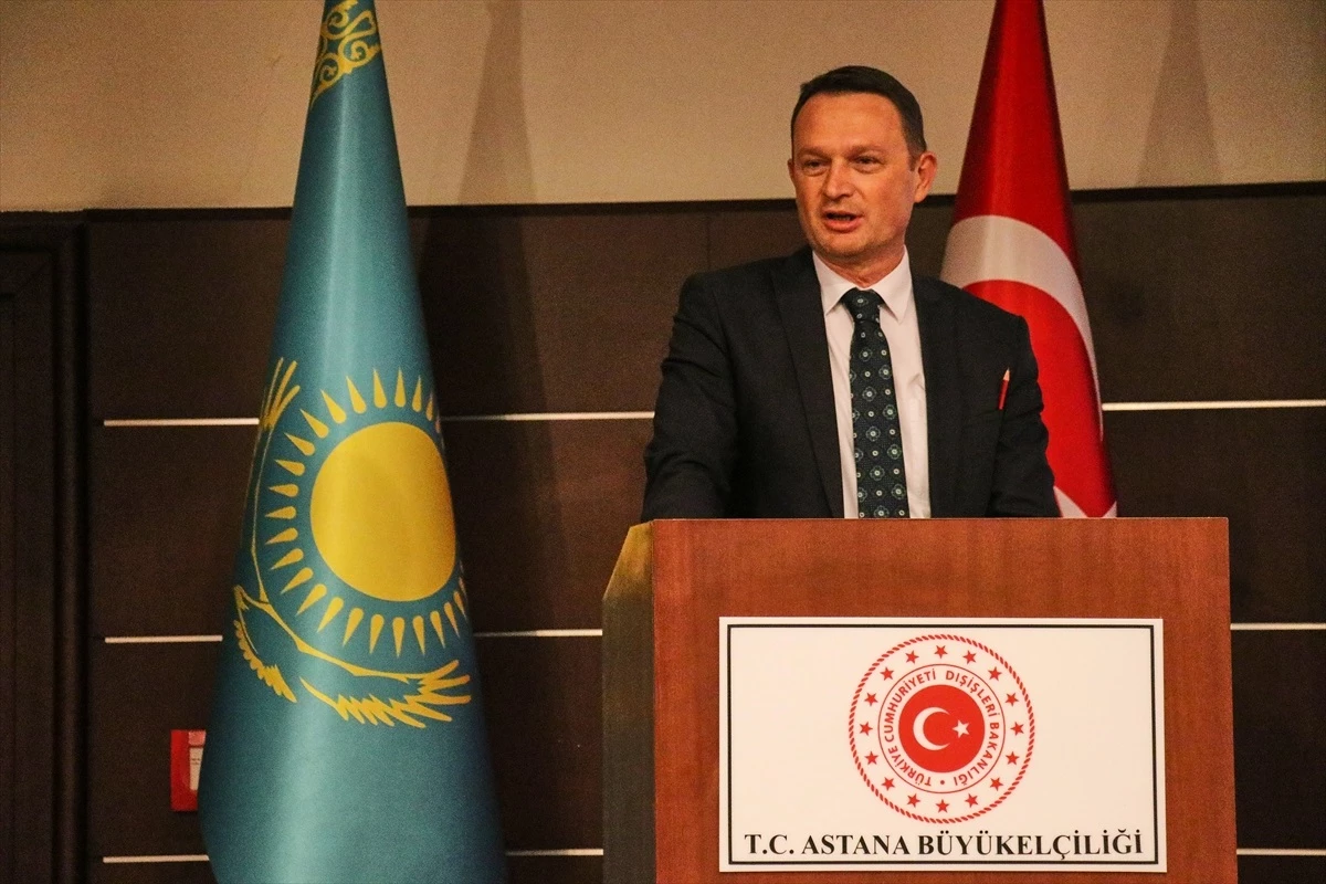 Türkiye Bursları Programıyla 262 Kazakistanlı Genç Türkiye\'de Eğitim Alacak