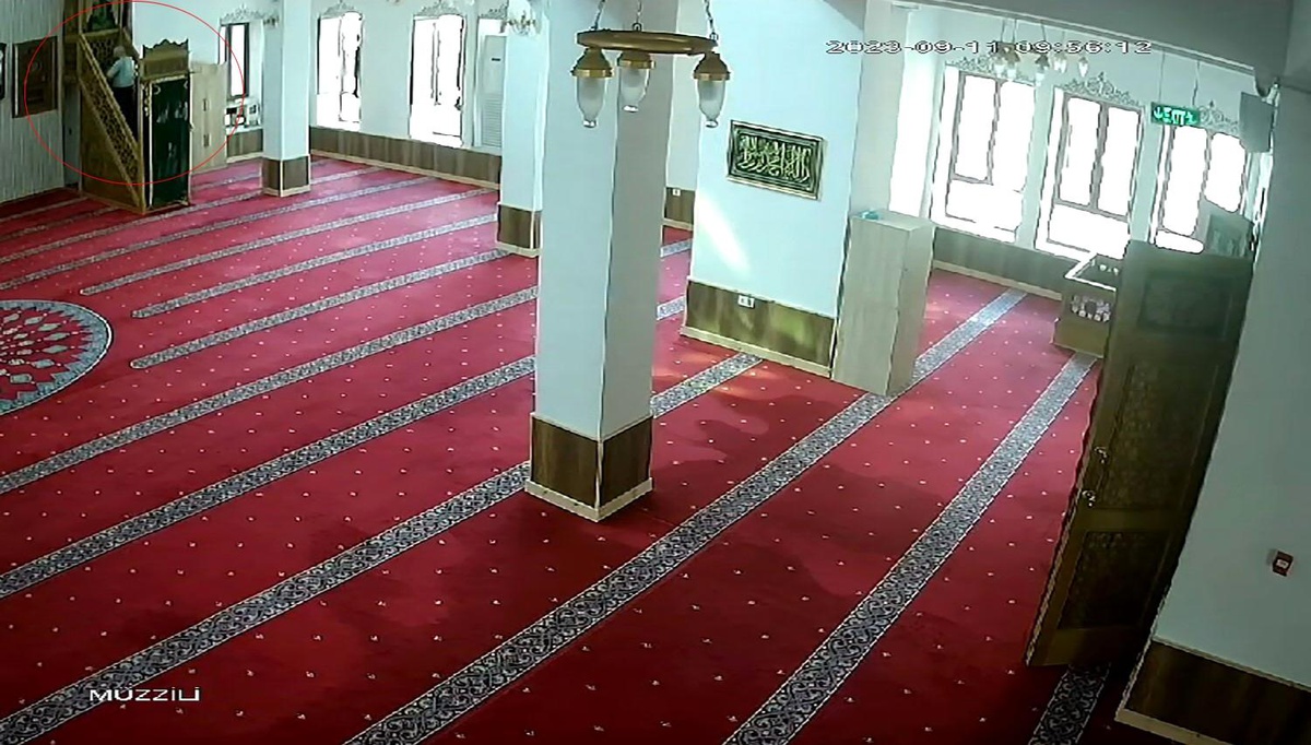 Küçükçekmece\'de Camiden Mikrofon Çalındı