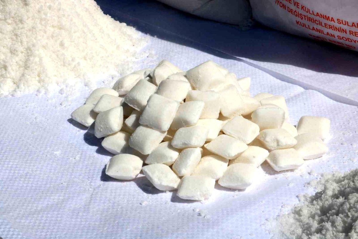 Sivas\'ta Üretilen Kaynak Tuzu Tablet Tuz Olarak Kullanılıyor
