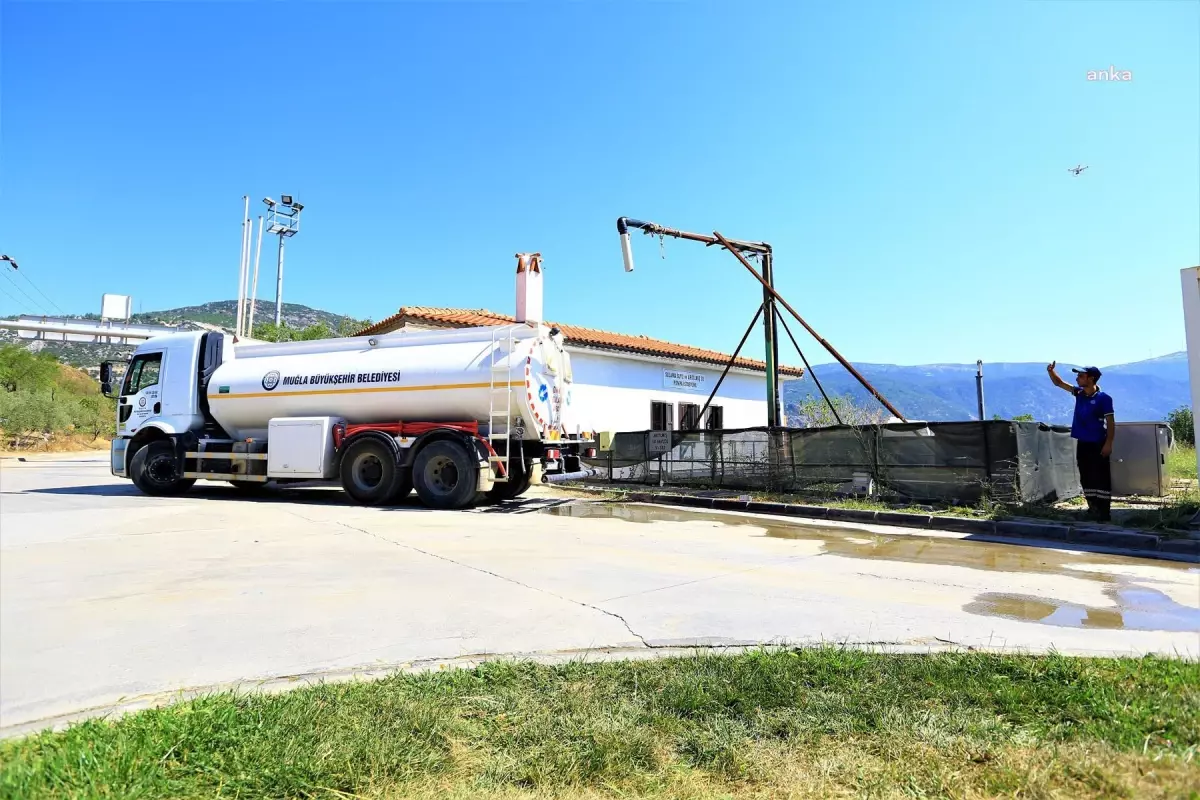 Muğla Büyükşehir Belediyesi, Atıksu Arıtma Tesisi\'ndeki suyu geri kazanarak yeşil alanlarda kullanıyor