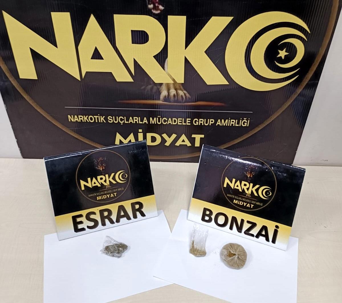 Midyat\'ta Narkotik Operasyonu: Bonzai ve Esrar Ele Geçirildi