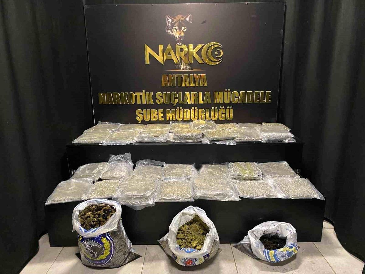 Antalya\'da Narkotik Suçlarla Mücadele Operasyonları: 762 Şahıs Yakalandı