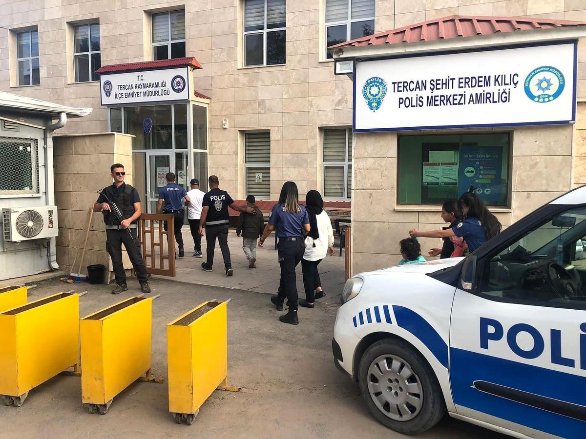 Erzincan\'da Sahte İran Pasaportlu 5 Kişi Yakalandı