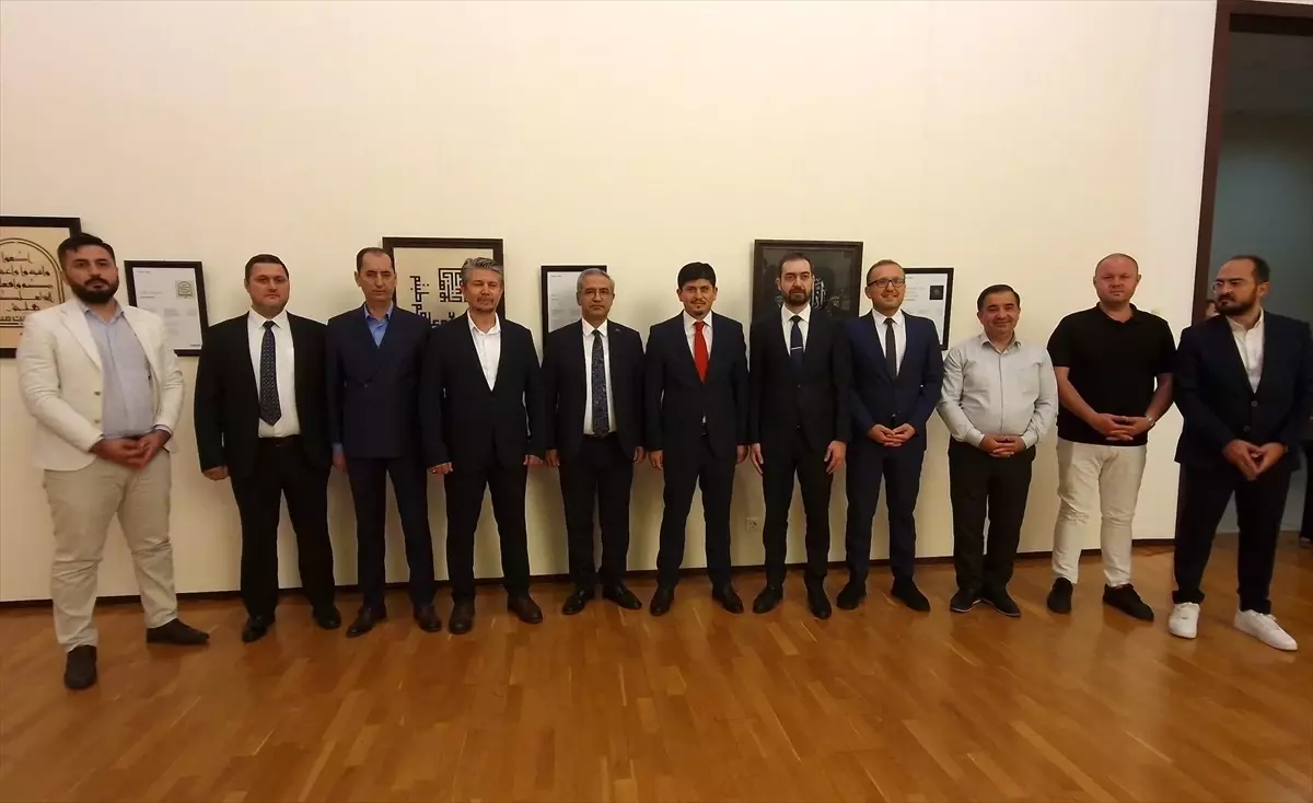 Türk Hattatların Eserleri Özbekistan\'da Sergilendi