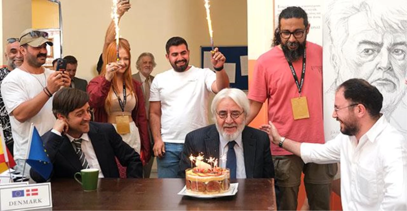 Sadık Ahmet Filminde Uğur Yücel\'e Sürpriz Doğum Günü Kutlaması